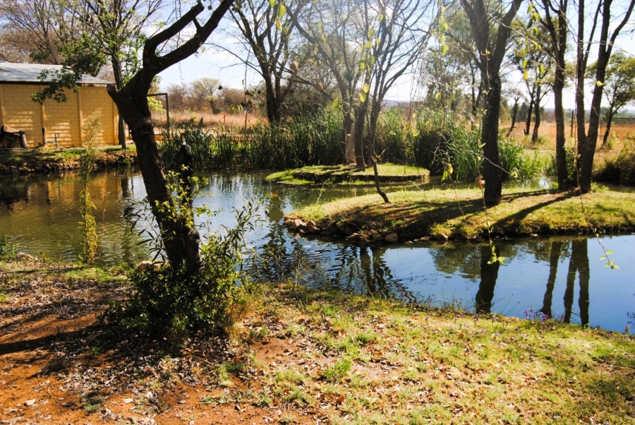 8 Bedroom Property for Sale in Rustenburg Rural North West